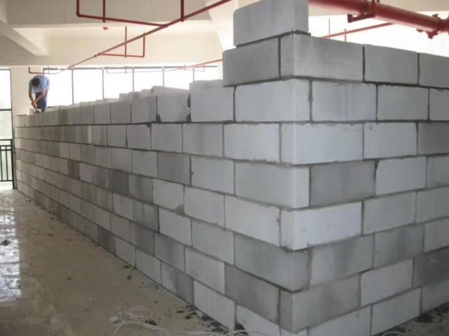 衡南蒸压加气混凝土砌块承重墙静力和抗震性能的研究
